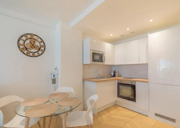 Le California 200m Des Plages Chic Luxe Et Cosy 2 A 4 Personnes * Antibes